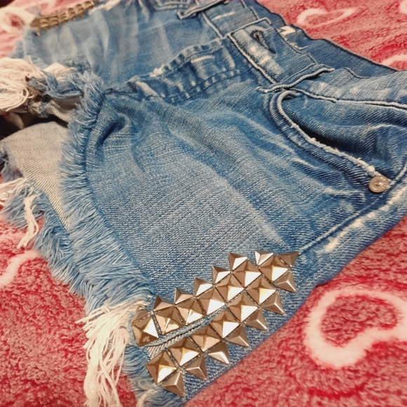 7 All of Mankind Denim Shorts - Picture 5 of 6